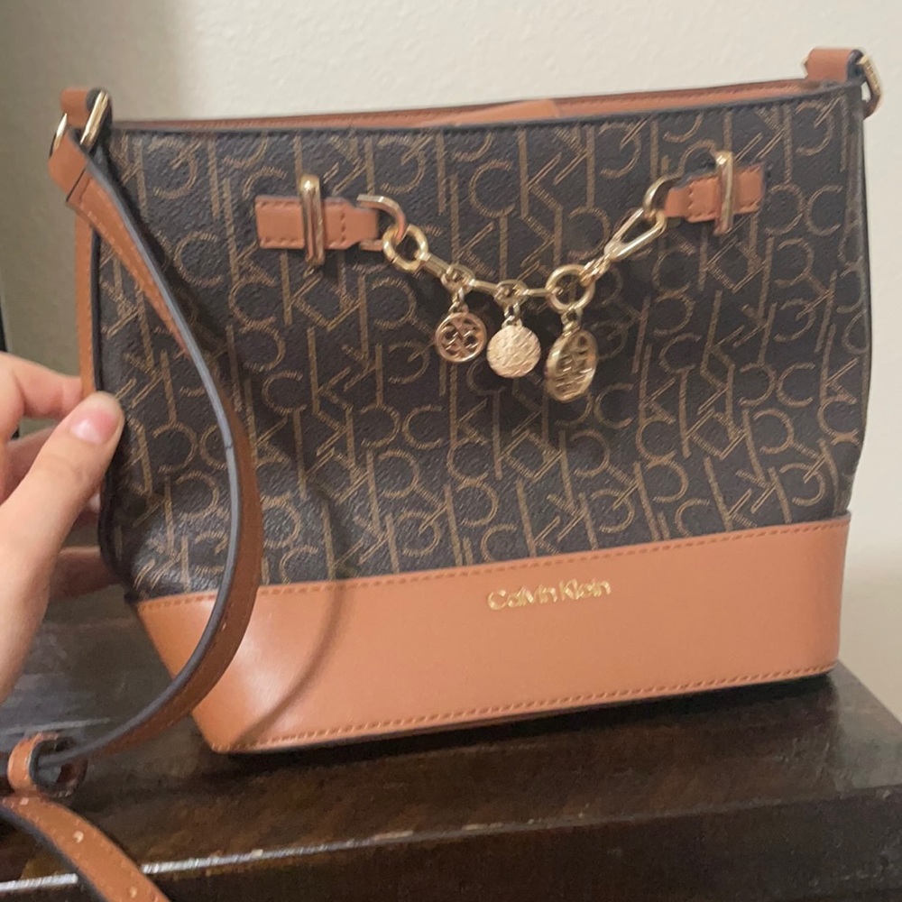Calvin Klein Adrina Crossbody Bag